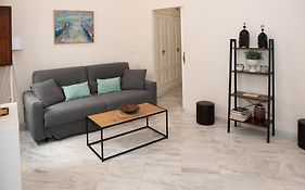 Charming & Quiet Apartment In Plaza Del Salvador